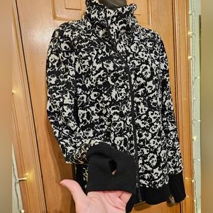 Lululemon, Women's Size Ten, Black and White Zip Up Jacket